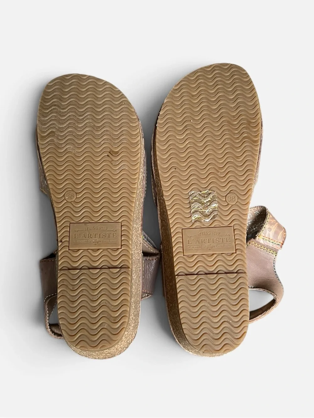 L'Artiste Spring Step “Cuteness”Leather Wedge Sandal in Camel-EU38 (7.5-8)